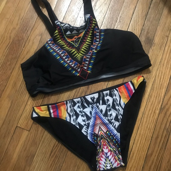 Aztec tribal cropped bikini - Picture 2 of 3